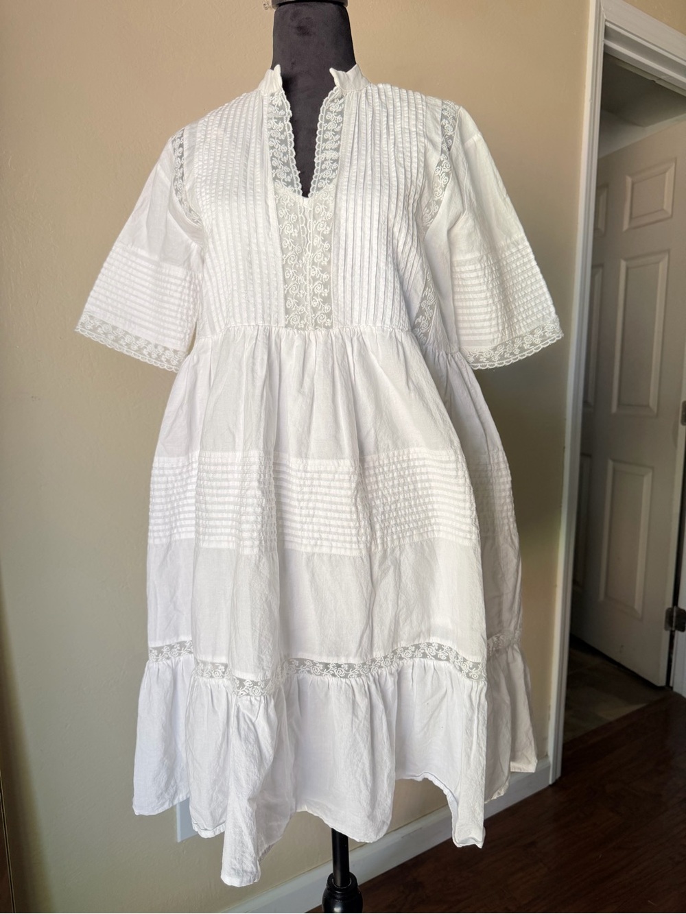 White cotton babydoll dress lace detail size small sixty-sixx made in Russia